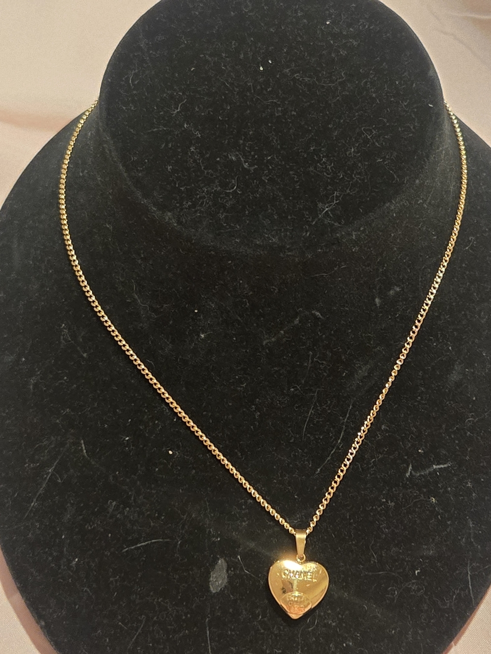 18kgp Dubai Jewelry Gold & Black Heart Pendant Necklace - Picture 7 of 9